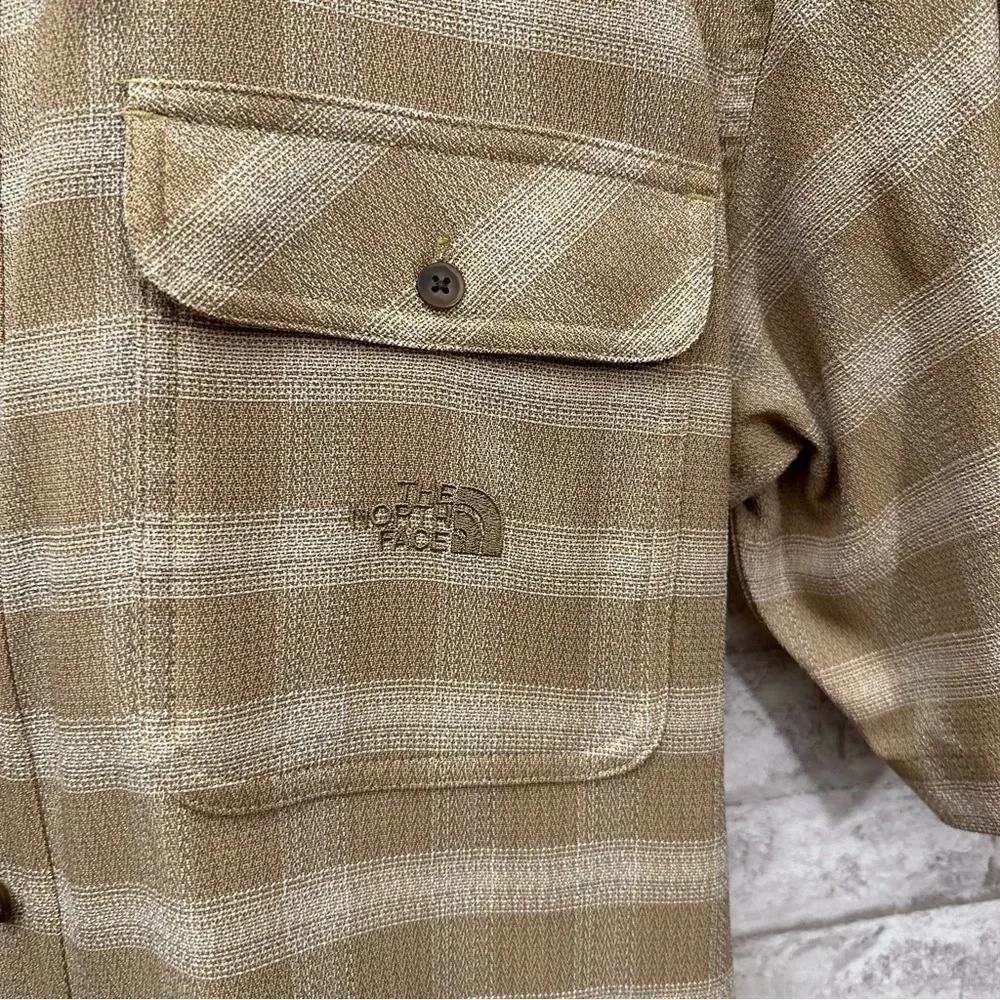 The‎ North Face button down shirt men’s size medium green checkered short sleeve